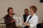 članice LC Mursa Osijek tijekom uručenja poklona, nakon pozdravnog govora predsj