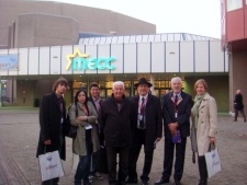 Naša delegacija pred kongresnim centrom u kojem se održava Europa Forum